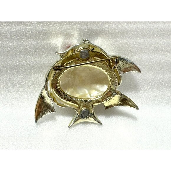 Vintage Pearlescent Red Eyed Angel Fish Brooch Pin Silver Tone Openwork Design - Picture 2 of 3